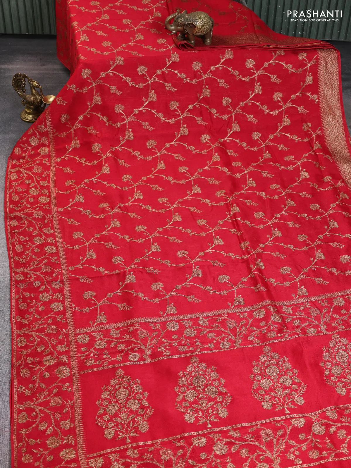 Banarasi raw silk saree red with allover thread & zari weaves and long woven border - Image 2